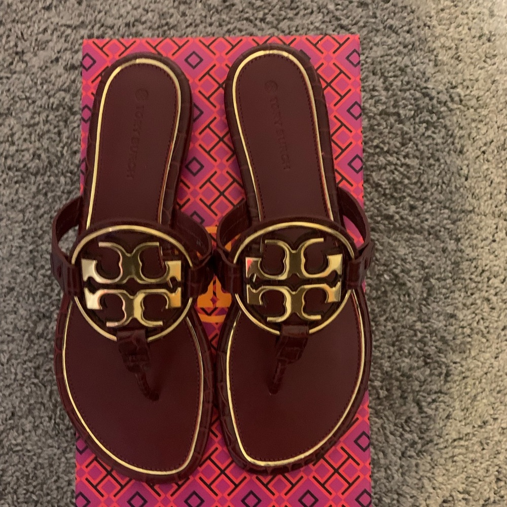NIB Tory Burch Croco Sandals, Size 8